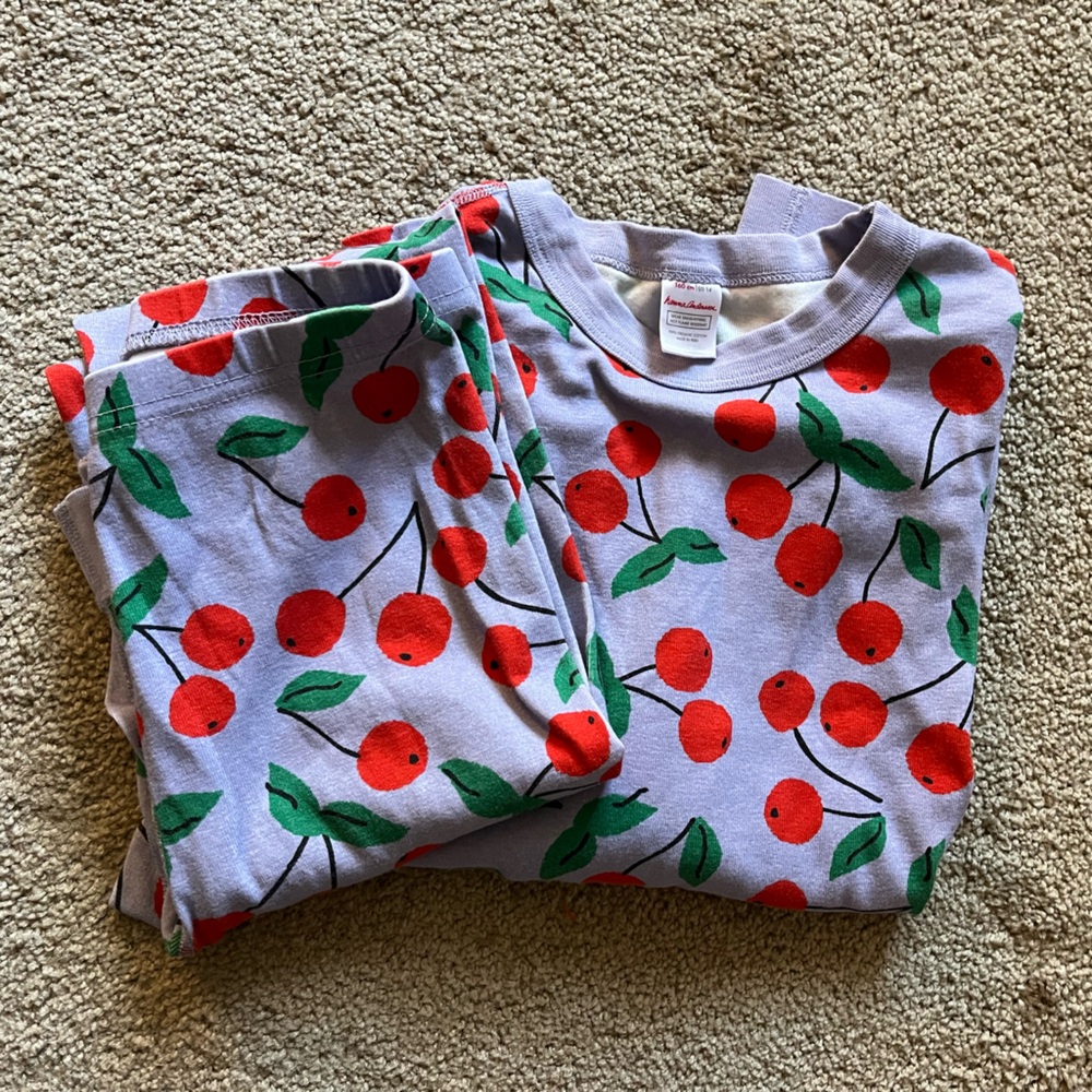 Hanna Andersson Girl’s Cherry print pajama set